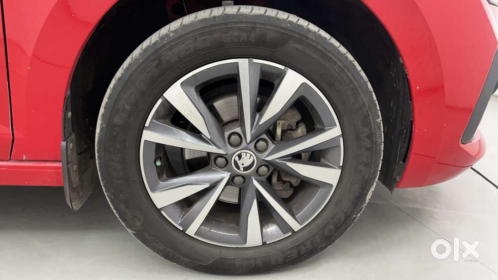 Skoda Slavia Style 1.0l Tsi At, 2024, Petrol