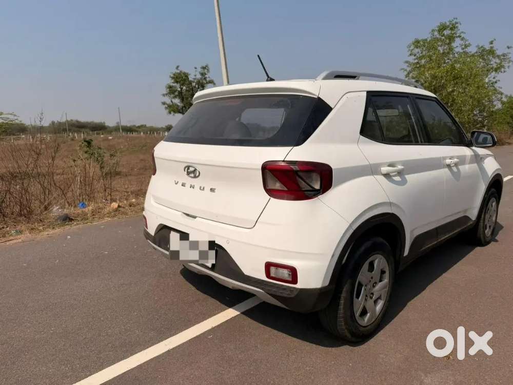 Hyundai Venue 2019 Lpg Petrol 66000 Km Driven