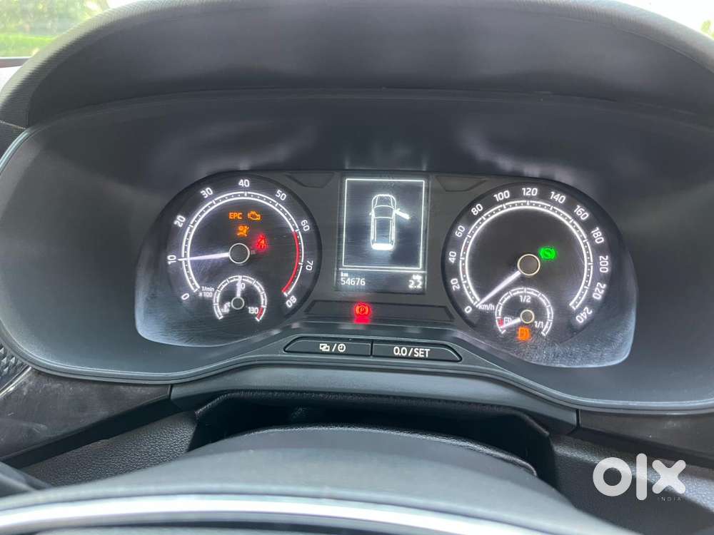 Skoda Kushaq 1.0 Tsi Style At (6 Airbags), 2021, Petrol