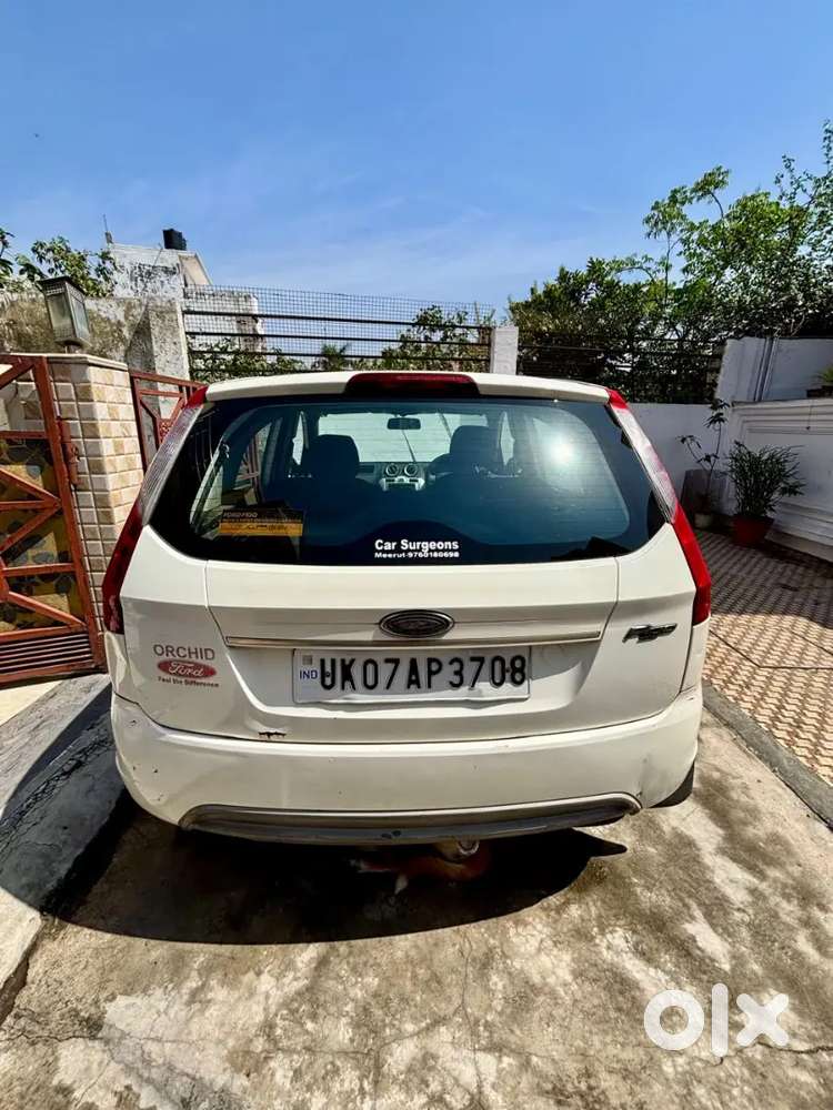 Ford Figo 2012 Petrol 125000 Km Driven