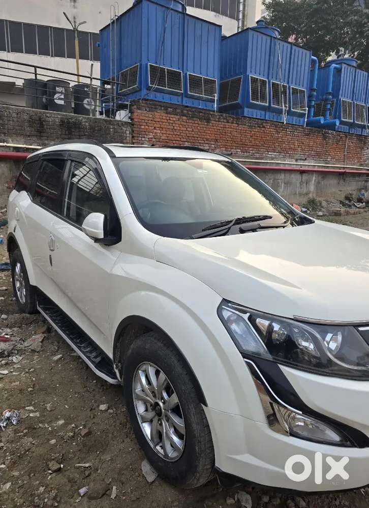 Mahindra Xuv500 2017 Diesel 72800 Km Driven