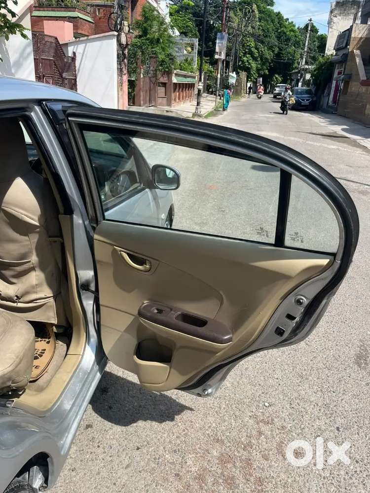 Honda Amaze Diesel 2014 Brand New Condition Hai Urgent Sell