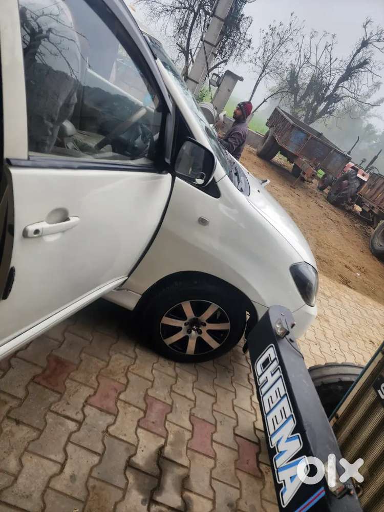 Innova White Good Condition