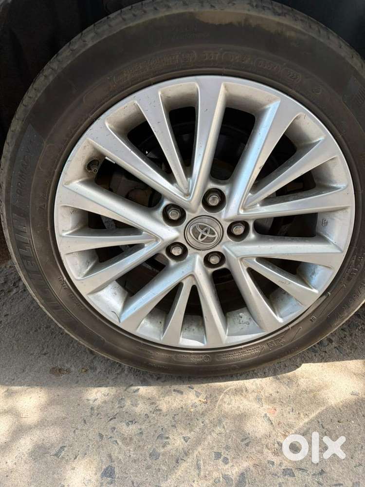 Immaculately Maintained Toyota Camry Hybrid