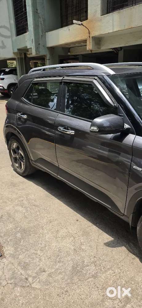 Hyundai Venue December 2021 Petrol Well Maintained