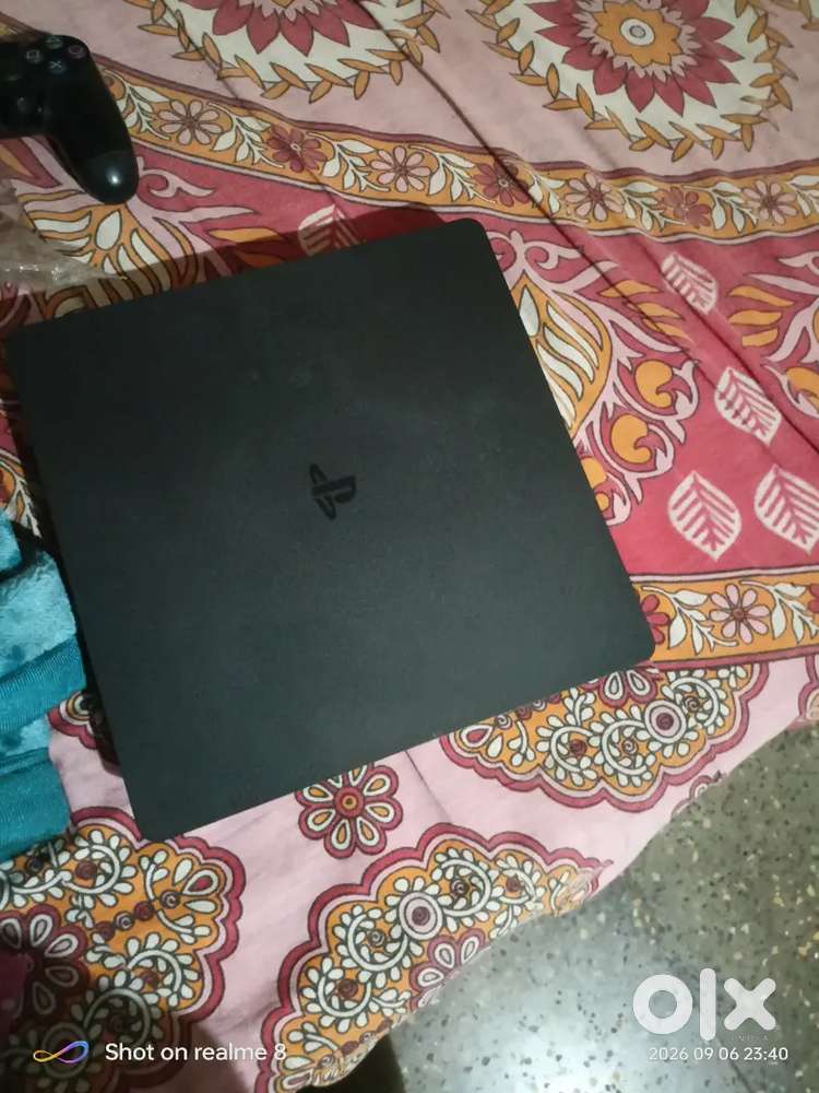 PS4 1tb with 2 games discs