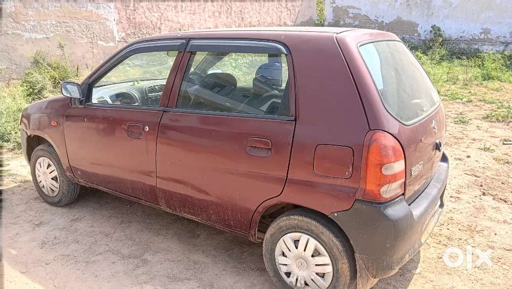 Alto 800 Wine Red Colour