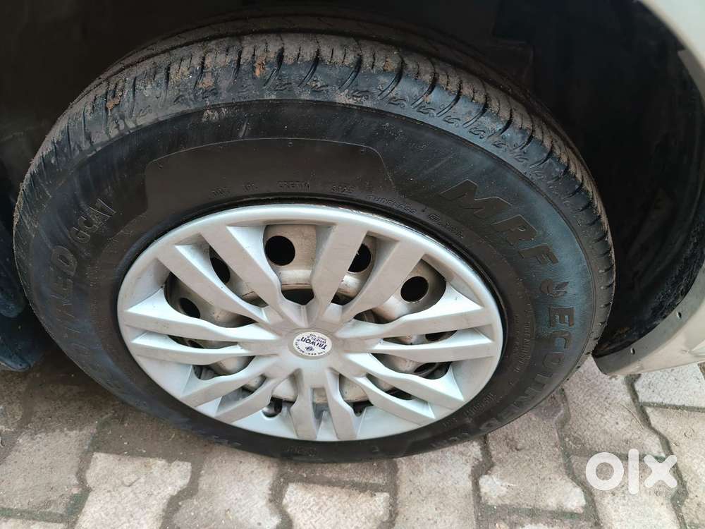 Maruti Suzuki Swift Dzire 1.2 Zxi Bsiv, 2012, Petrol