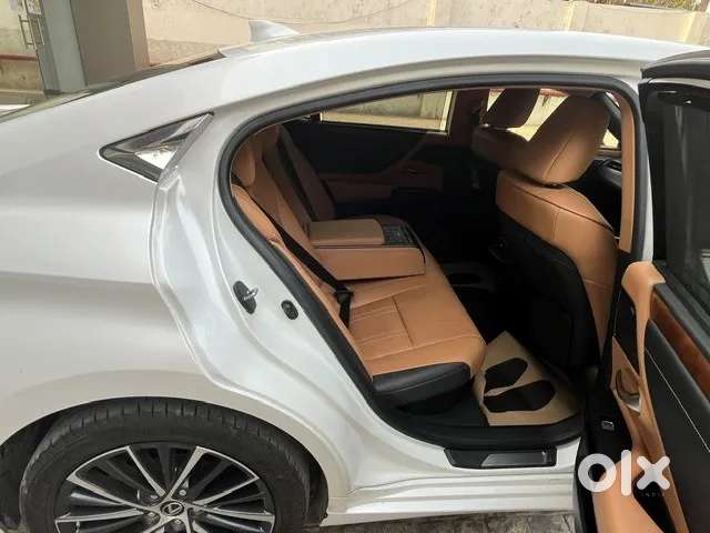 Lexus Es, 2023, Petrol