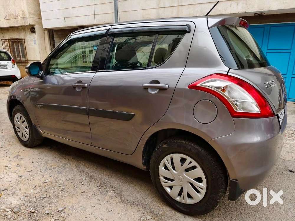Maruti Suzuki Swift Vxi Abs Bsiv, 2013, Petrol