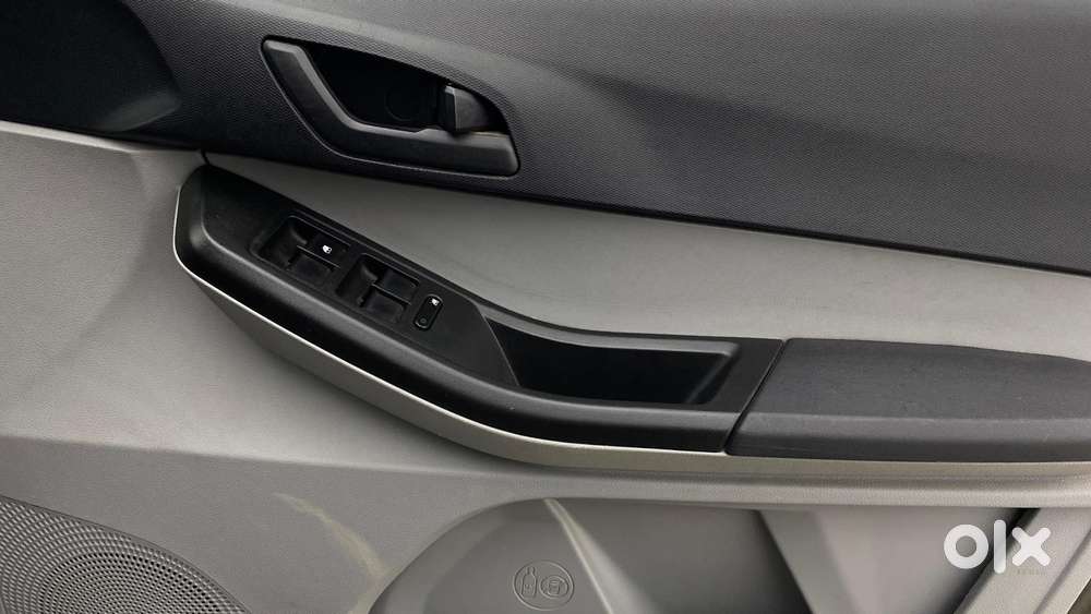 Tata Tiago 1.2 Revotron Xta, 2023, Petrol