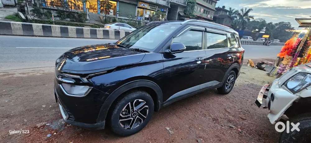Kia Carens 2022 Petrol 60000 Km Driven