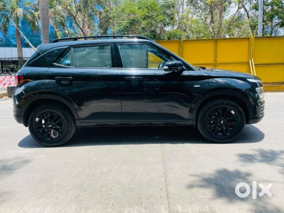 Hyundai Venue Sx(o) 1.0 Turbo Dct Knight Edition, 2024, Petrol