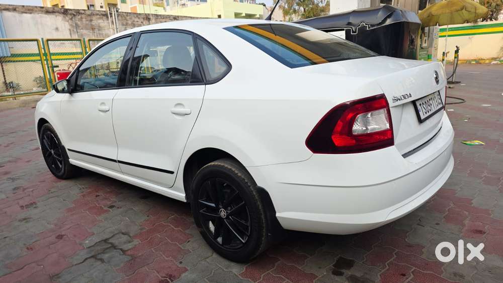 Skoda Rapid 1.0 Tsi Ambition, 2021, Petrol