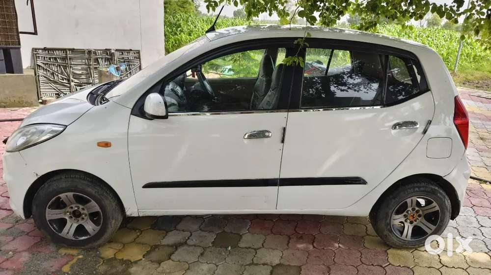 Hyundai I10 Sportz 2015 Variant