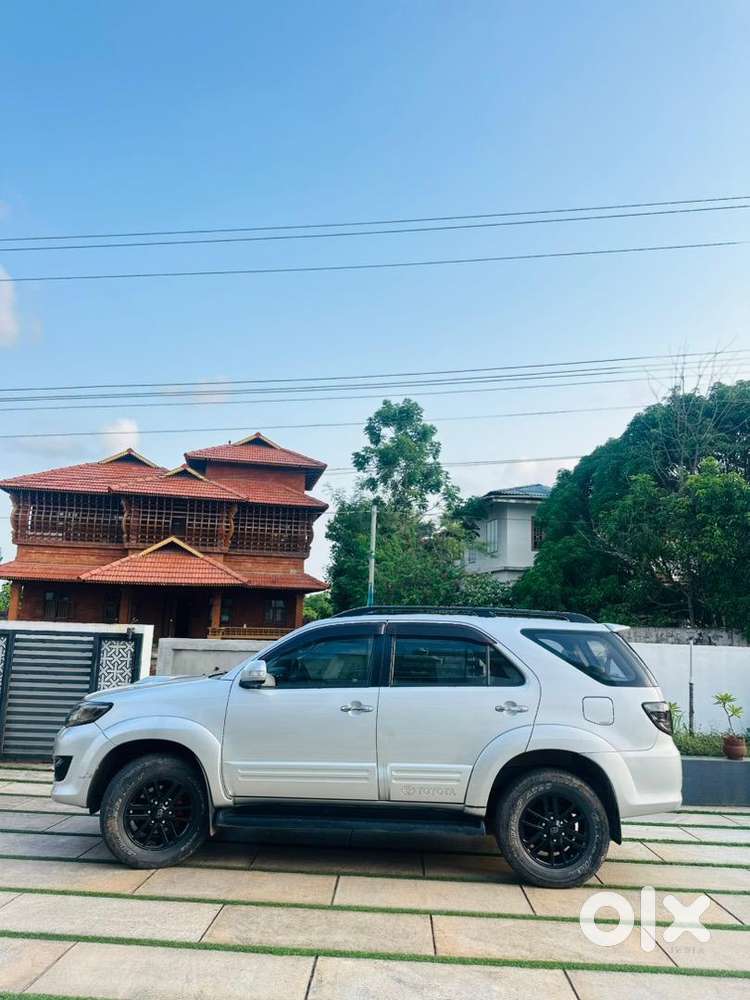 Toyota Fortuner 2013