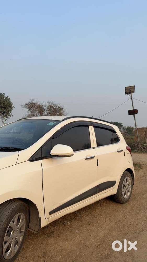 Hyundai Grand I10 2014 Cng & Hybrids Well Maintained