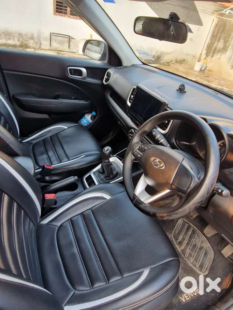 Hyundai Venue 2021 Petrol Manual Showroom Track Vehicle