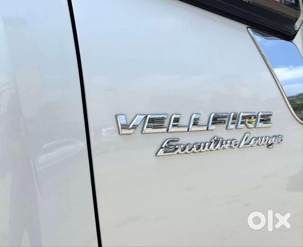 Toyota Vellfire 2.5 Executive Lounge, 2022, Petrol