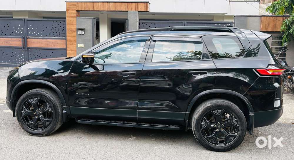 Tata Safari Adventure Plus Dark Edition, 2025, Diesel