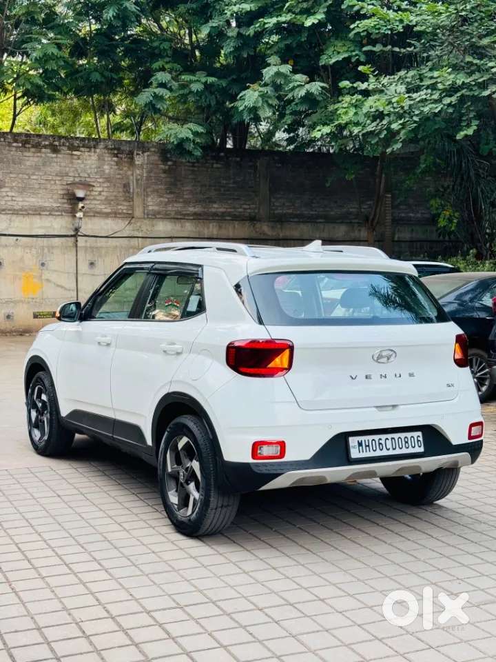 Hyundai Venue Sx (o) Mt 1.5 Diesel, 2021, Diesel