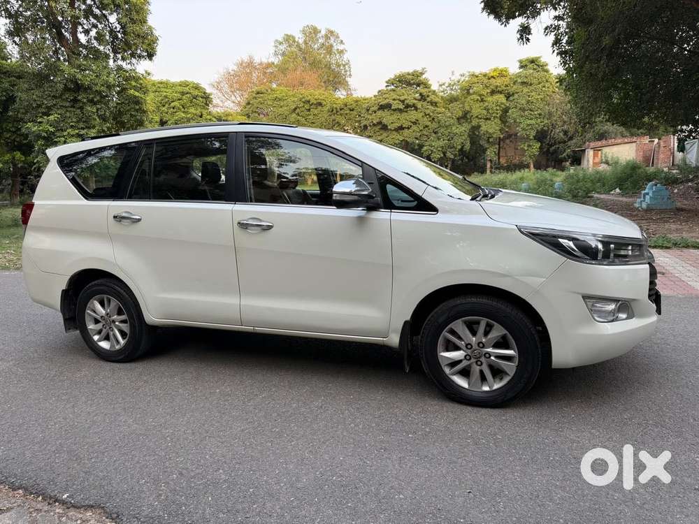 Toyota Innova Crysta 2.8z Automatic, 2017, Diesel