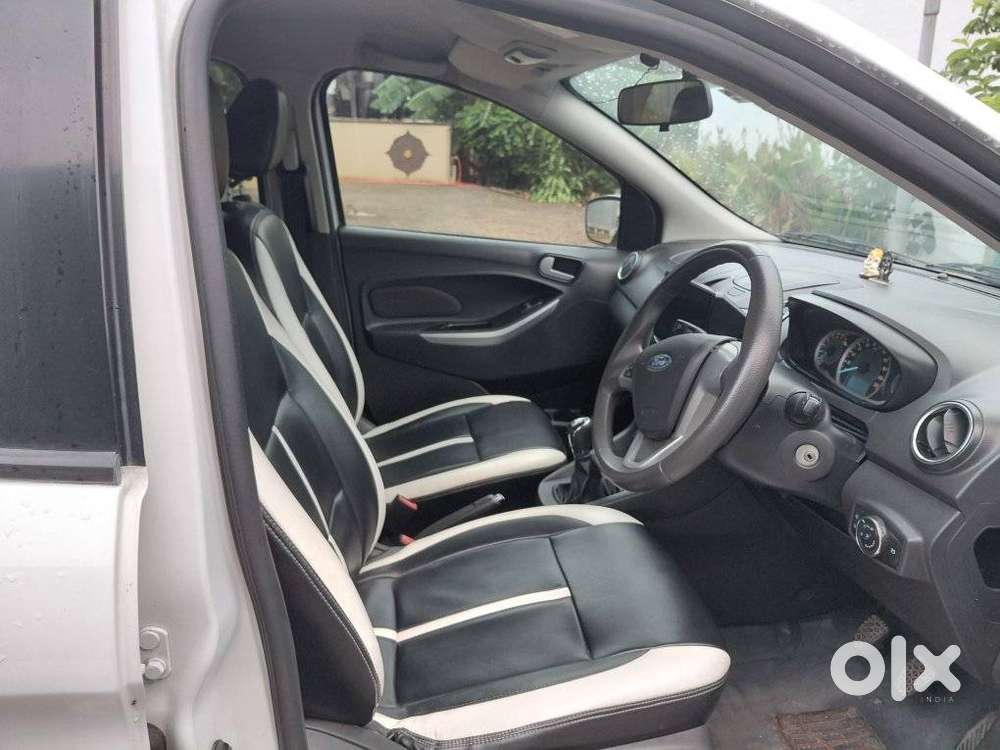 Ford Figo, 2015, Petrol