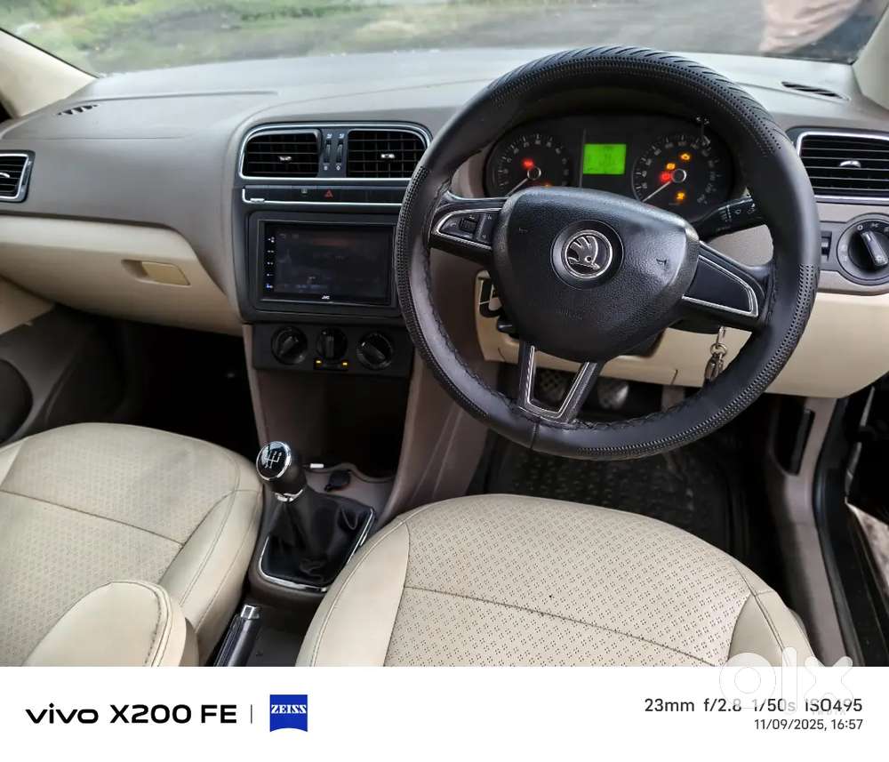 Skoda Rapid 1.6 Ambaint Tdi All Company  Oem Fittings 62000 Clocked