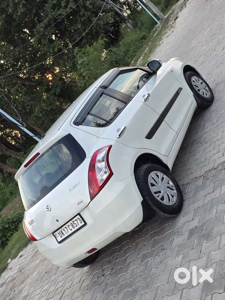 Maruti Swift Vdi
1st Owner 
Dono Chabi
Music System 
Central Locking