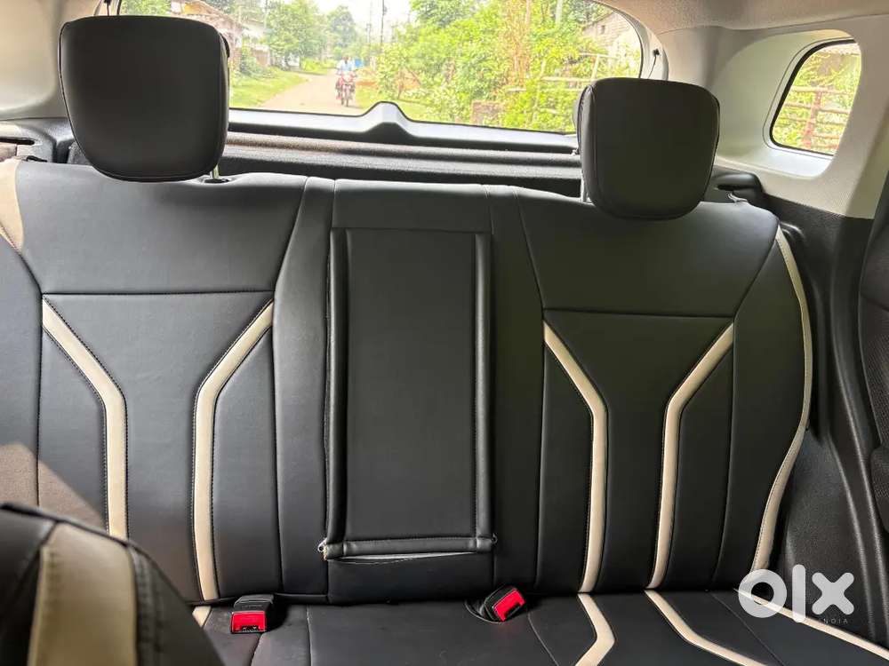 Maruti Suzuki Brezza Lxi 2024