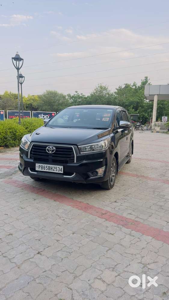 Toyota Innova Crysta 2.4 G Mt, 2023, Diesel