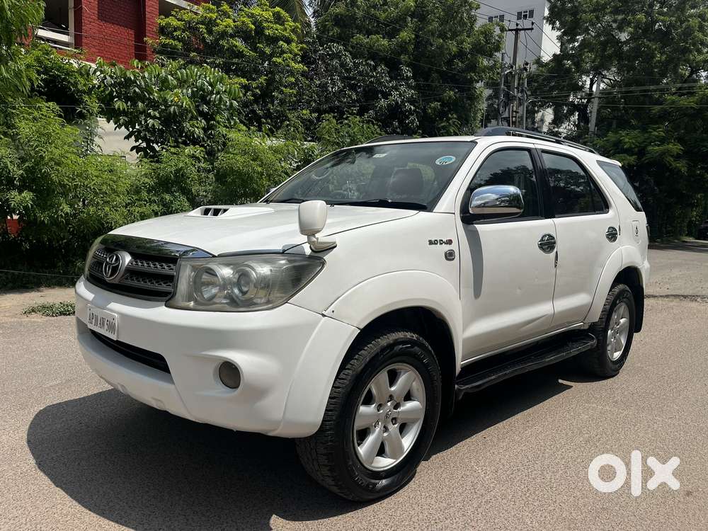 Toyota Fortuner 3.0 4x4 Manual, 2011, Diesel