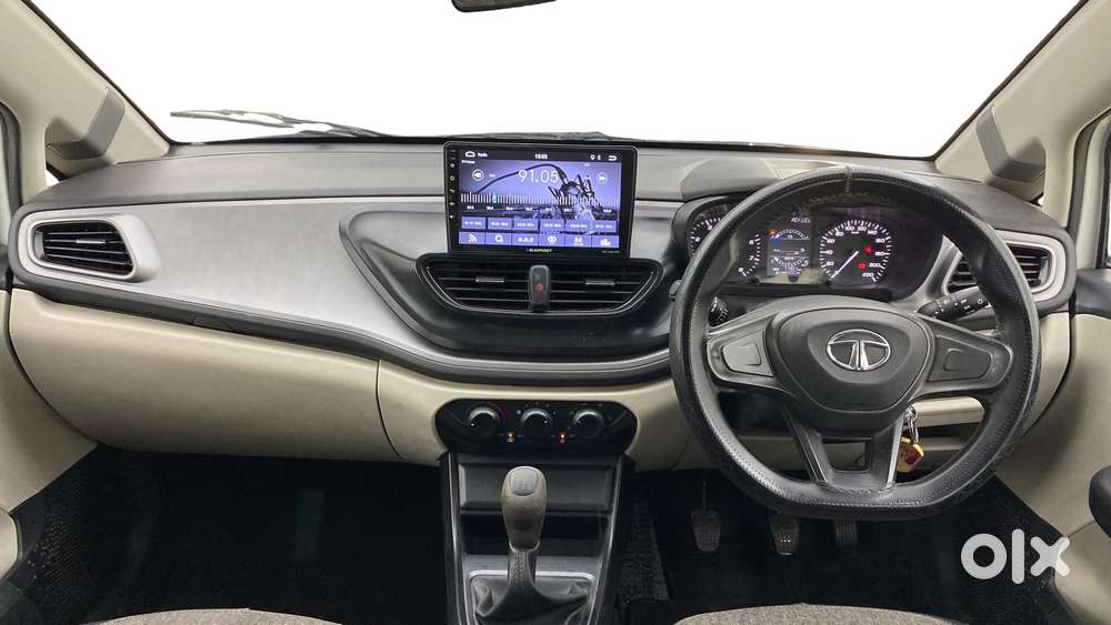 Tata Altroz 1.2 Xe, 2021, Petrol
