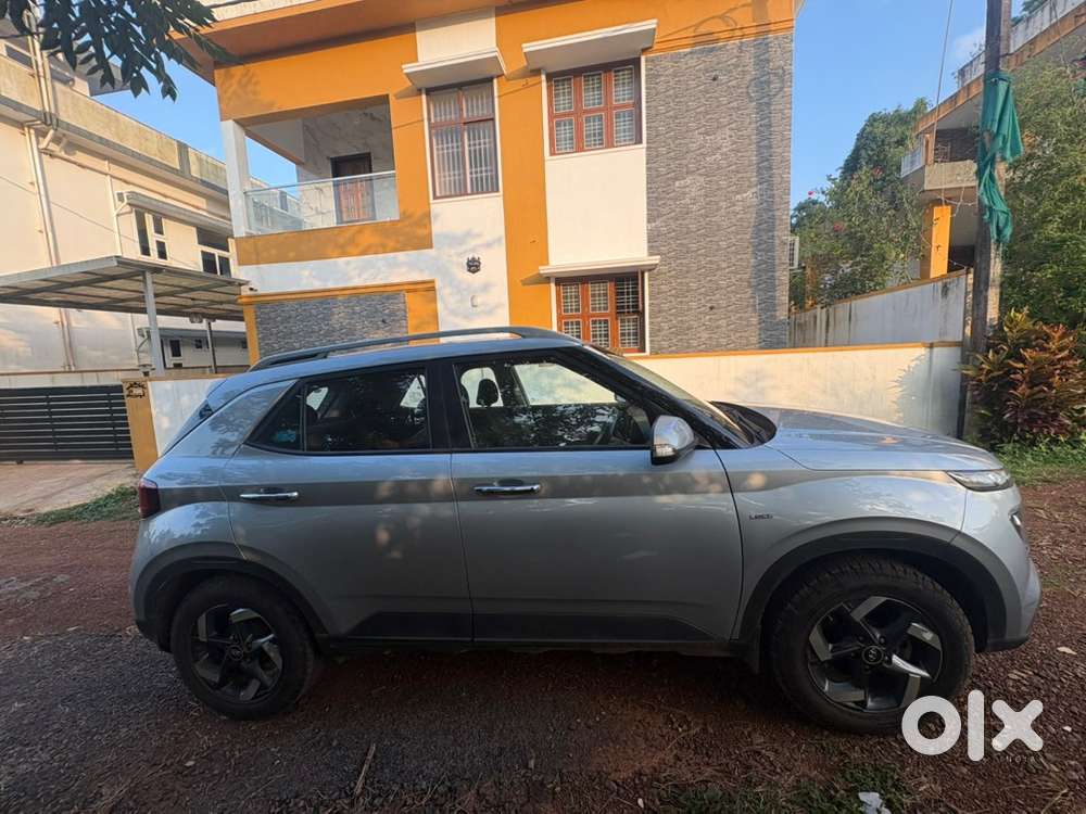 Hyundai Venue 2021 Petrol Well Maintained