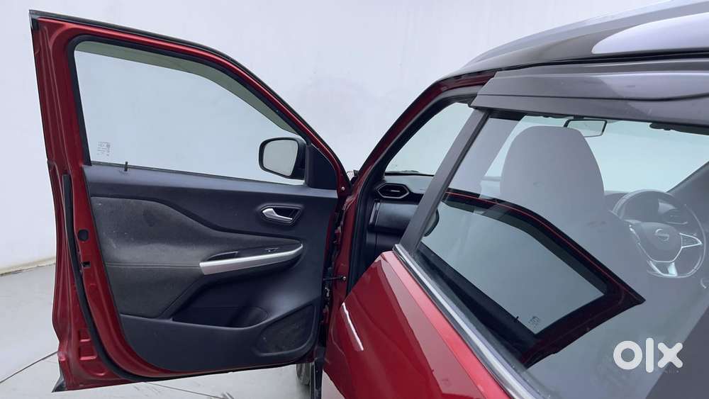 Nissan Magnite 1.0 Xv Premium Dual Tone, 2023, Petrol