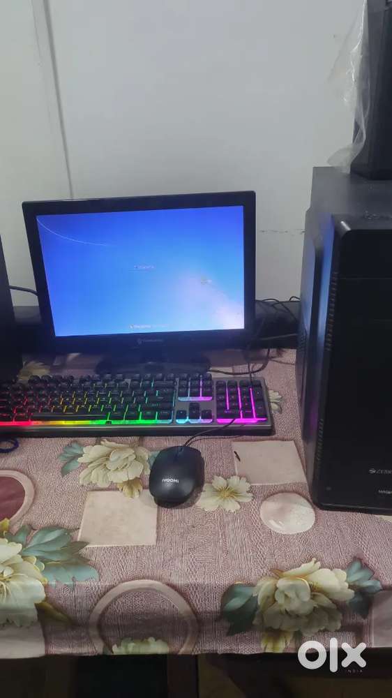 Desktop with hp keyboard worth of 2300 and mouse