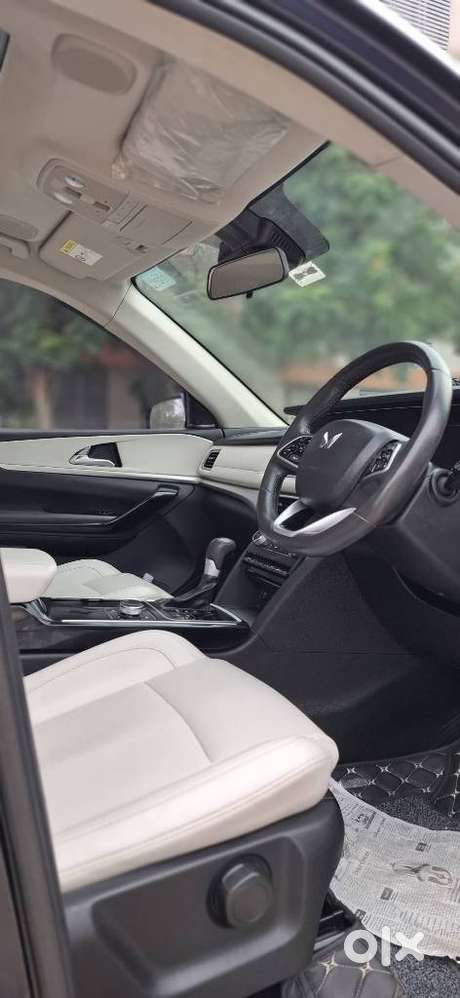 Mahindra Xuv700 2.2 Ax 7 Diesel At Luxury Pack Str, 2024, Diesel