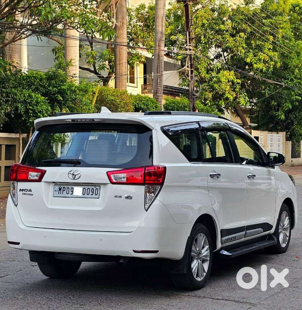 Toyota Innova Crysta 2.8z Automatic, 2016, Diesel