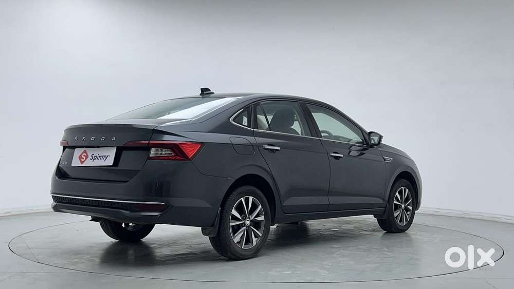 Skoda Slavia Style 1.0l Tsi At, 2023, Petrol