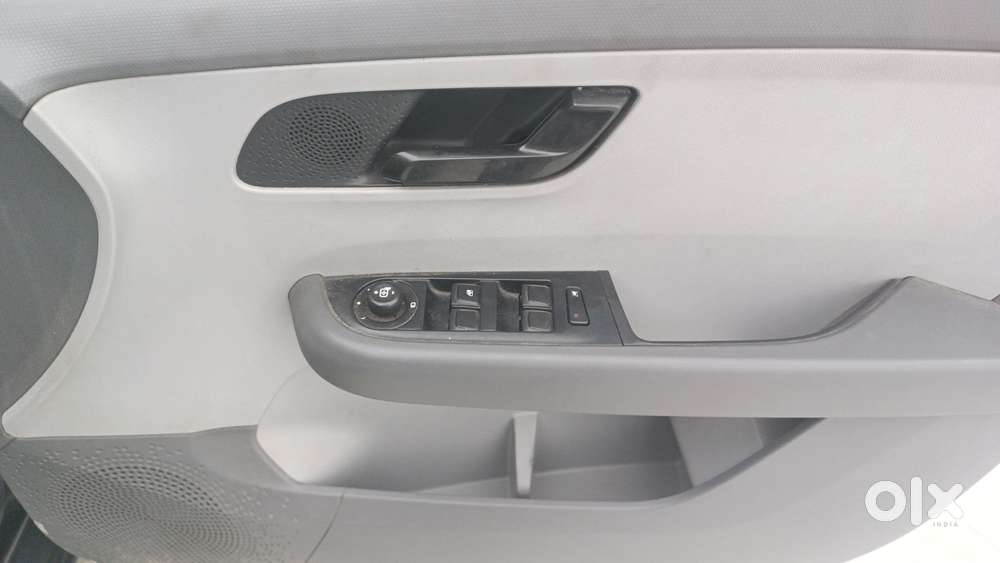 Tata Altroz 1.2 Xm Plus, 2021, Petrol