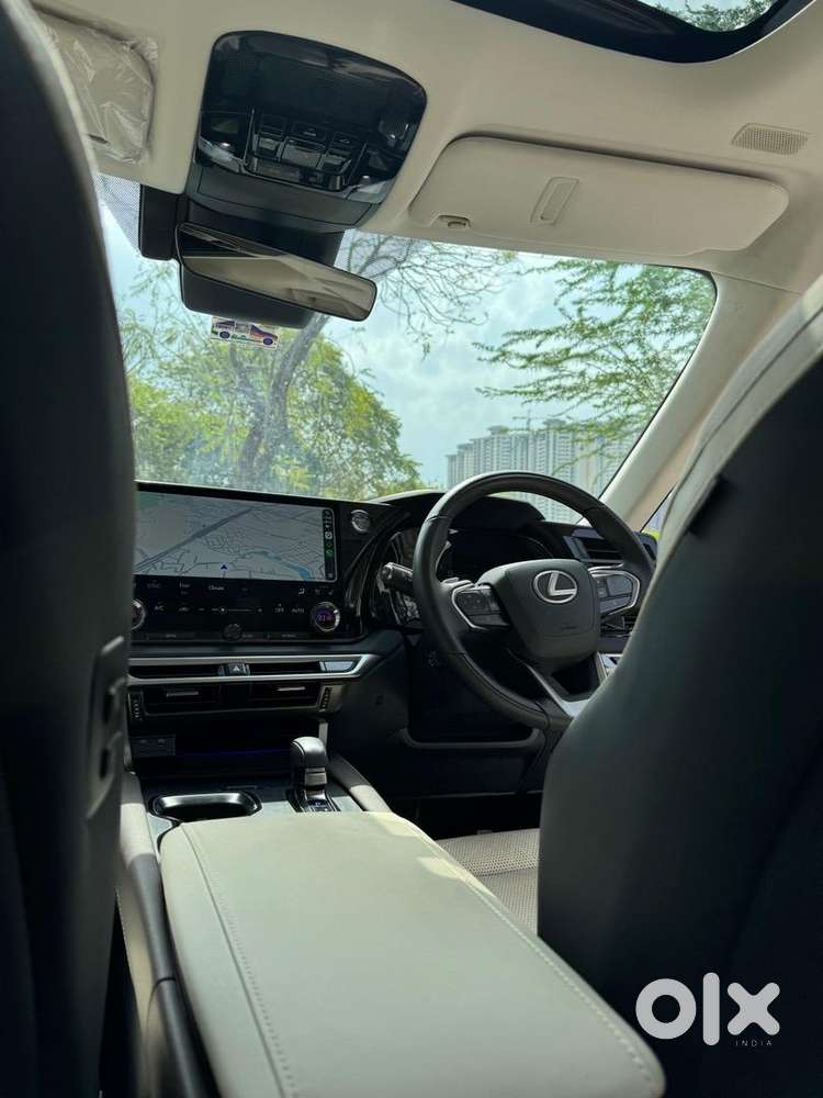 Oct 2025 Registered (cbu Model) Luxury Trim Hybrid Awd