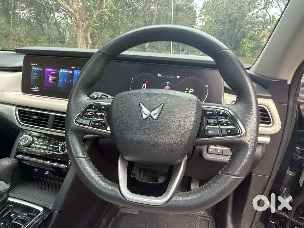 Mahindra Xuv700 2.2 Ax 7 Diesel At Luxury Pack Str, 2025, Diesel