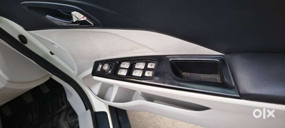 Mahindra Xuv300 W8 Diesel, 2022, Diesel