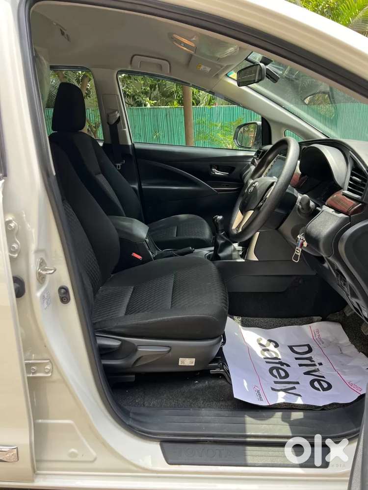 Toyota Innova Crysta 2.4 G Plus Mt 7 Str, 2025, Diesel