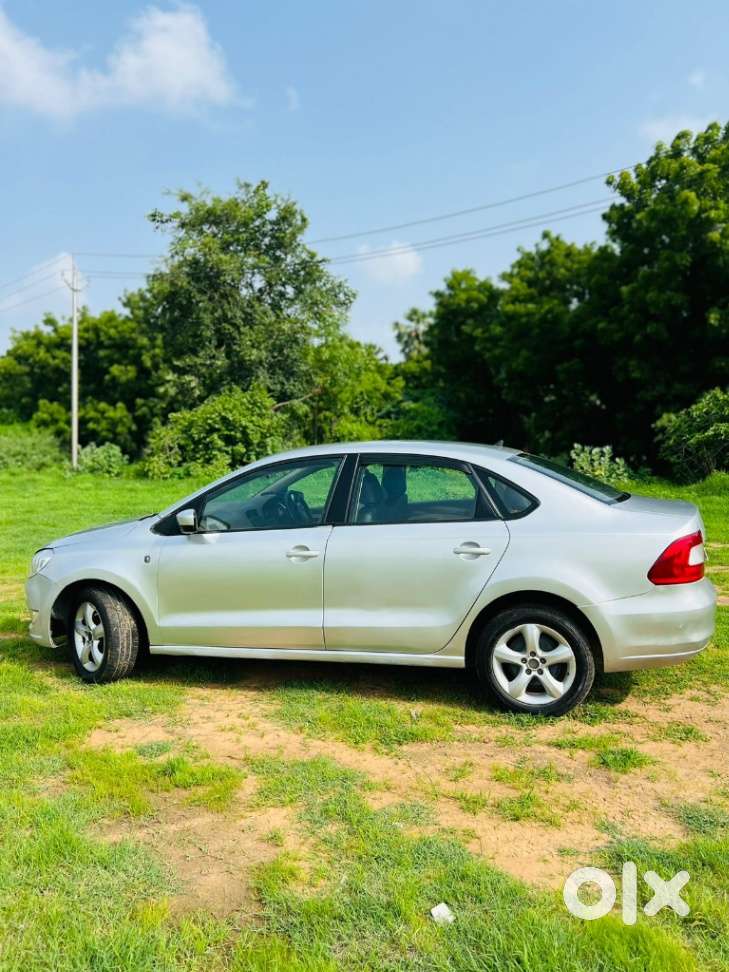 Skoda Rapid Elegance 1.6 Tdi Cr Manual, 2013, Diesel
