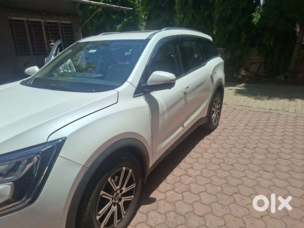 Mahindra Xuv700 Ax7 L Petrol At 7-seater  Top Variant  Excellent Con