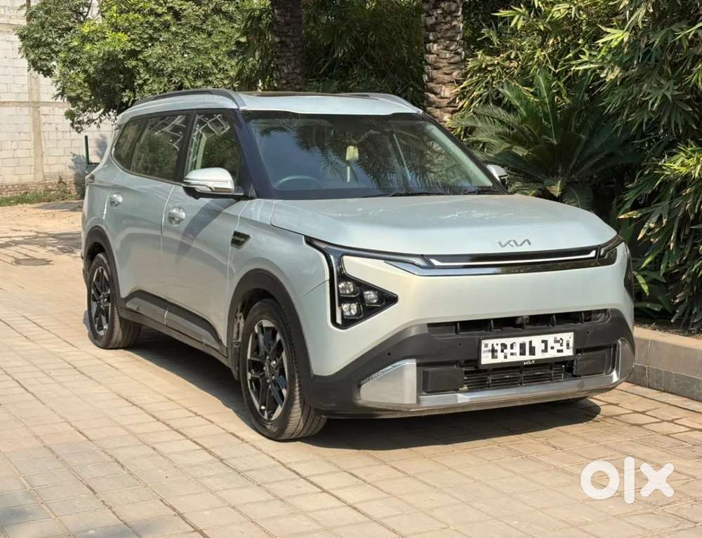 Kia Carens Clavis, 2025, Petrol