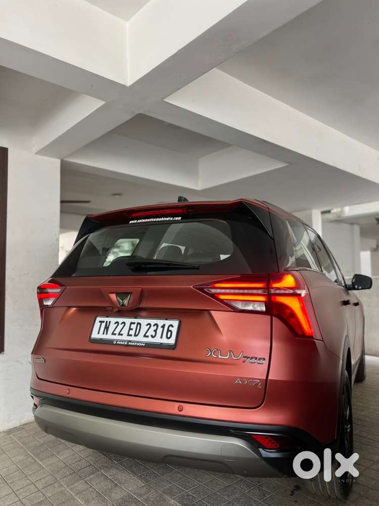 2024 Mahindra Xuv700 7 Seater Petrol Ax7l Blaze Variant