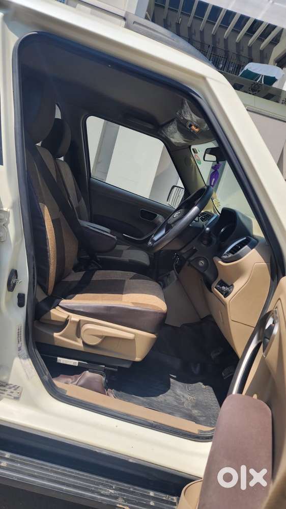 Mahindra Tuv 300 T10, 2020, Diesel