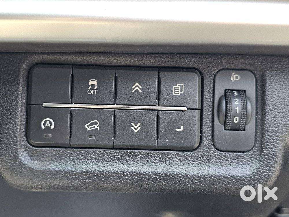 Mahindra Xuv700 2.2 Ax 5 Diesel Mt Str, 2023, Diesel